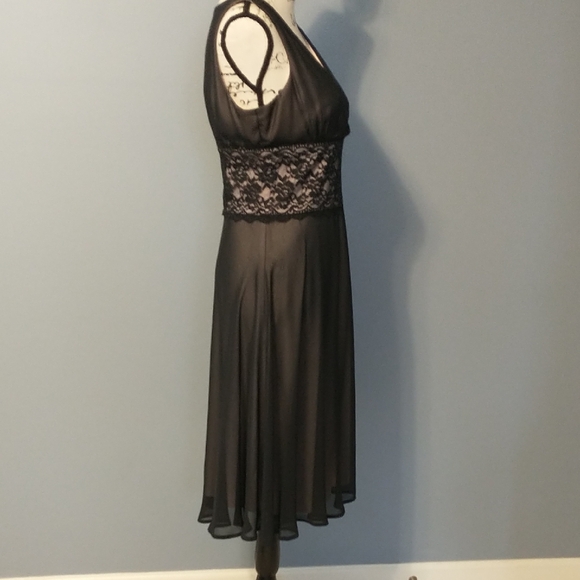 Connected Apparel Petite Black Lace Midi Dress - Picture 3 of 7